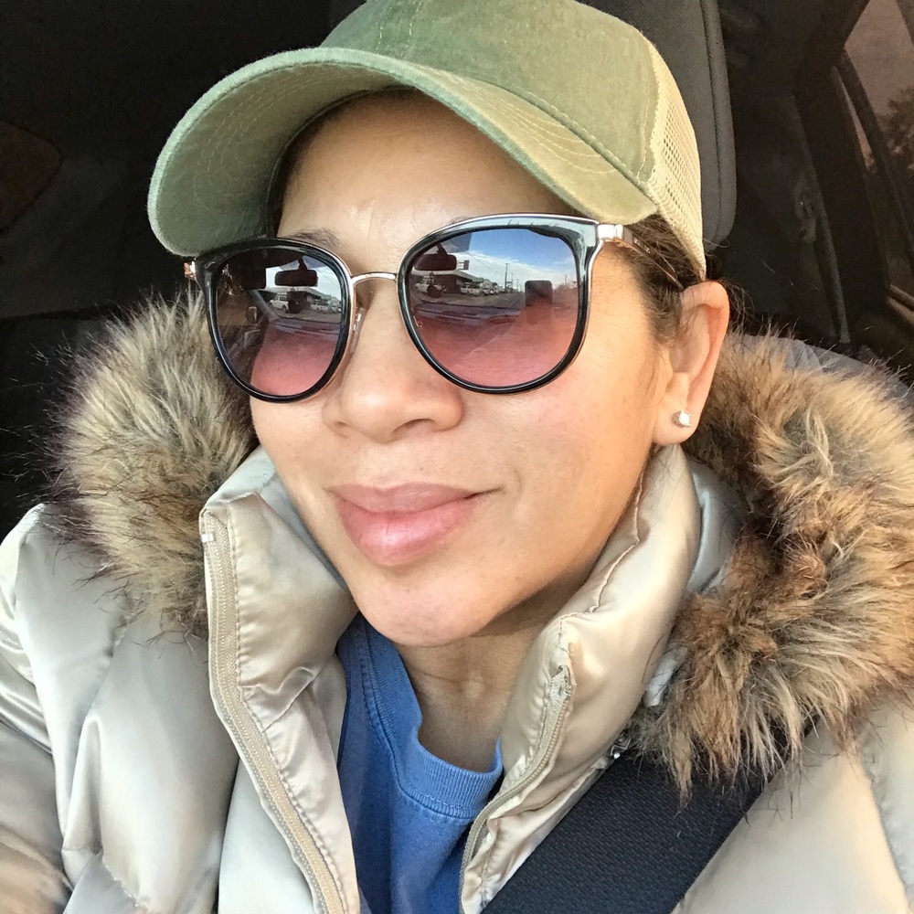 Meet your Posher, Saira